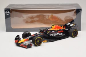 Oracle Red Bull Racing RB19 S. Perez Abu Dhabi GP 2023 Minichamps 1:18 110232311 Resin — photo 7 of 7