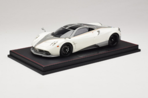 Pagani Huayra Luminous Green AB 1:18 REMC041 Resin — photo 2 of 7