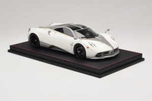 Pagani Huayra Luminous Green AB 1:18 REMC041 Resin — photo 4 of 7