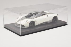 Pagani Huayra Luminous Green AB 1:18 REMC041 Resin — photo 6 of 7