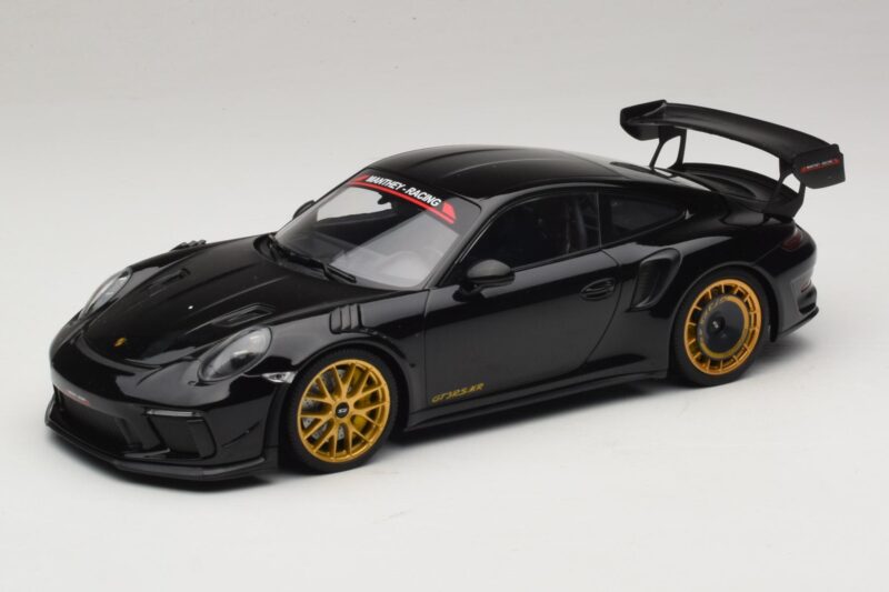 Porsche 911 992 GT3 RS Manthey Racing Black with Gold Wheels Minichamps 1:18 MR-911-GT3RS-1804 Diecast