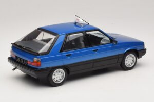 Renault 11 GTL Taxi James Bond MCG 1:18 MCG18833 Diecast — photo 2 of 6