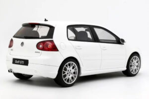 Volkswagen Golf GTI Mk5 Edition 30 Candy White Otto 1:18 OT1250 Resin — photo 2 of 5