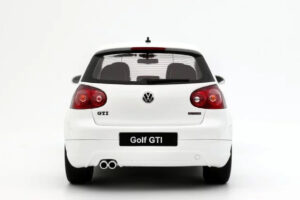 Volkswagen Golf GTI Mk5 Edition 30 Candy White Otto 1:18 OT1250 Resin — photo 5 of 5
