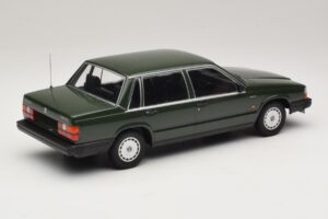Volvo 740 GL Dark Green Minichamps 1:18 155171702 Diecast — photo 2 of 6