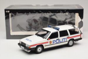 Volvo 740 GL Estate Politi Norway Minichamps 1:18 155171796 Diecast — photo 6 of 6