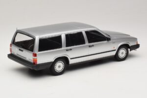 Volvo 740 GL Estate Silver Minichamps 1:18 155171770 Diecast — photo 2 of 6