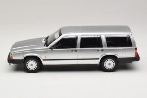 Volvo 740 GL Estate Silver Minichamps 1:18 155171770 Diecast — photo 3 of 6