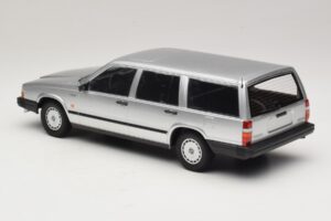 Volvo 740 GL Estate Silver Minichamps 1:18 155171770 Diecast — photo 5 of 6