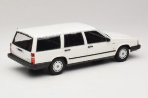 Volvo 740 GL Estate White Minichamps 1:18 155171772 Diecast — photo 2 of 6