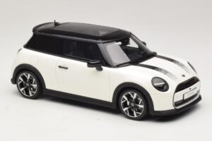 Mini Cooper S F66 Nanuq White Metallic Otto 1:18 OT1245 Resin — photo 4 of 6
