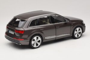 Audi Q7 4M Argus Brown Minichamps 1:18 5011407615 Diecast — photo 3 of 8