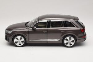 Audi Q7 4M Argus Brown Minichamps 1:18 5011407615 Diecast — photo 4 of 8