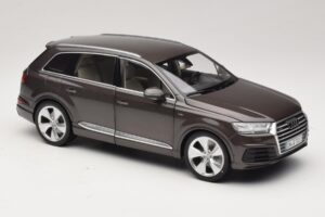 Audi Q7 4M Argus Brown Minichamps 1:18 5011407615 Diecast — photo 6 of 8