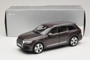 Audi Q7 4M Argus Brown Minichamps 1:18 5011407615 Diecast — photo 8 of 8