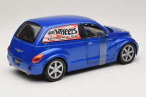 Chrysler PT Cruiser Delivery Blue Hot Wheels 1:18 29616 Diecast — photo 2 of 7