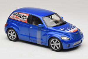 Chrysler PT Cruiser Delivery Blue Hot Wheels 1:18 29616 Diecast — photo 5 of 7