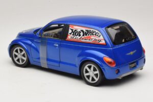 Chrysler PT Cruiser Delivery Blue Hot Wheels 1:18 29616 Diecast — photo 6 of 7