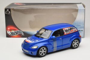 Chrysler PT Cruiser Delivery Blue Hot Wheels 1:18 29616 Diecast — photo 7 of 7