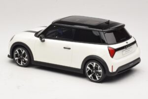 Mini Cooper S F66 Nanuq White Metallic Otto 1:18 OT1245 Resin — photo 5 of 6