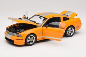 Ford Mustang GT S197 Grabber Orange Metallic AUTOart 1:18 73117-A1 Diecast — photo 2 of 8