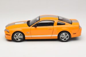 Ford Mustang GT S197 Grabber Orange Metallic AUTOart 1:18 73117-A1 Diecast — photo 4 of 8