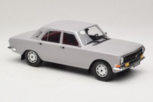 GAZ Volga GAZ-24-10 Grey MCG 1:18 MCG18016 Diecast — photo 4 of 6