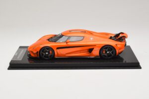 Koenigsegg Regera Orange Carbon Package FrontiArt 1:18 F071-153 Resin — photo 3 of 7