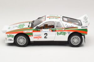 Lancia 037 #2 A. Bettega / M. Perissinot Rally San Marino 1984 Kyosho 1:18 08306F Diecast — photo 4 of 8