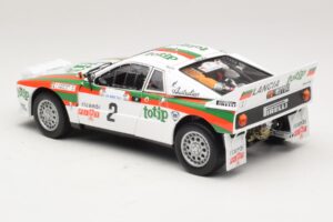 Lancia 037 #2 A. Bettega / M. Perissinot Rally San Marino 1984 Kyosho 1:18 08306F Diecast — photo 7 of 8