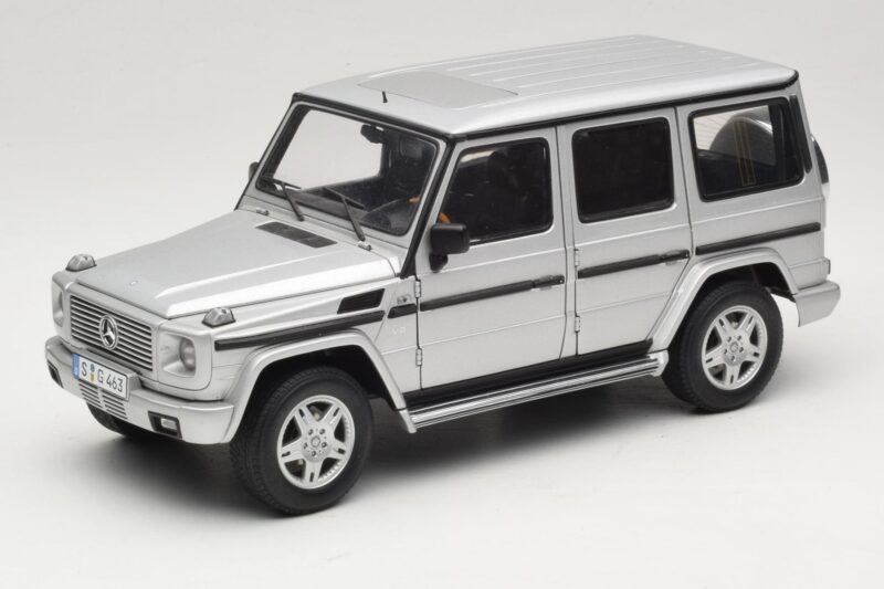 Mercedes G500 W463 LWB Dealer Edition Silver AUTOart 1:18 B66962142 Diecast