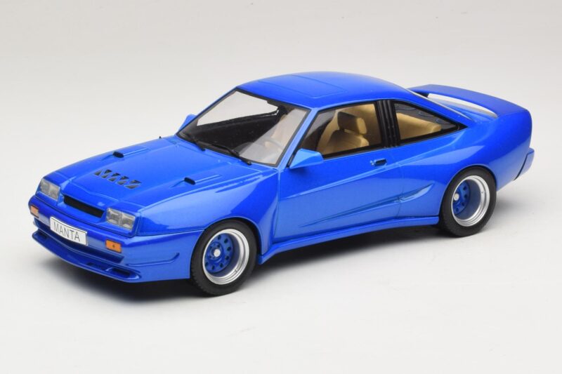 Opel Manta B Blue Metallic MCG 1:18 MCG18258 Diecast