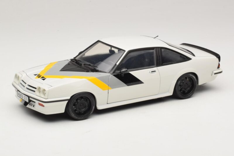 Opel Manta B GT/E White Custom Black Wheels Revell 1:18 08422 Diecast