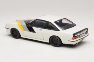 Opel Manta B GT/E White Custom Black Wheels Revell 1:18 08422 Diecast — photo 7 of 8