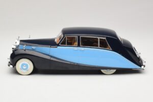 Rolls-Royce Silver Wraith Empress by Hooper Black & Dark Blue MCG 1:18 MCG18051 Diecast — photo 3 of 6