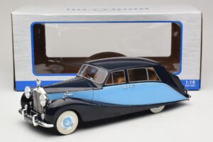 Rolls-Royce Silver Wraith Empress by Hooper Black & Dark Blue MCG 1:18 MCG18051 Diecast — photo 6 of 6