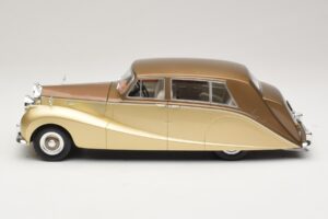 Rolls-Royce Silver Wraith Empress by Hooper Brown & Gold MCG 1:18 MCG18000 Diecast — photo 3 of 6