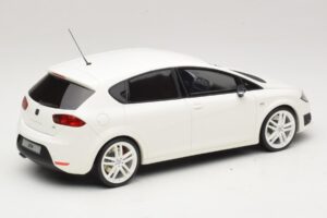 SEAT Leon Cupra R Mk2 White Otto 1:18 OT1332 Resin — photo 2 of 6