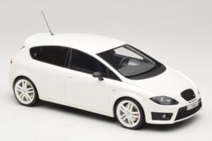 SEAT Leon Cupra R Mk2 White Otto 1:18 OT1332 Resin — photo 4 of 6