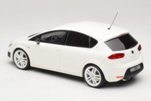 SEAT Leon Cupra R Mk2 White Otto 1:18 OT1332 Resin — photo 5 of 6