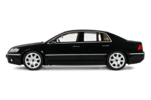 Volkswagen Phaeton 3D 6.0 W12 Black Otto 1:18 OT1266 Resin — photo 3 of 5