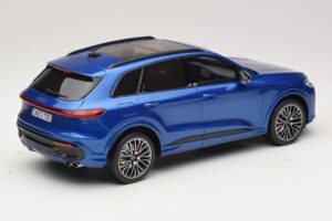Audi SQ5 FY TFSI Ultra Blue Otto 1:18 OT1281 Resin — photo 2 of 6