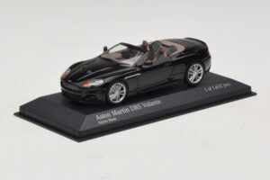 Aston Martin DBS Volante Black Metallic Minichamps 1:43 400137930 Diecast — photo 2 of 4