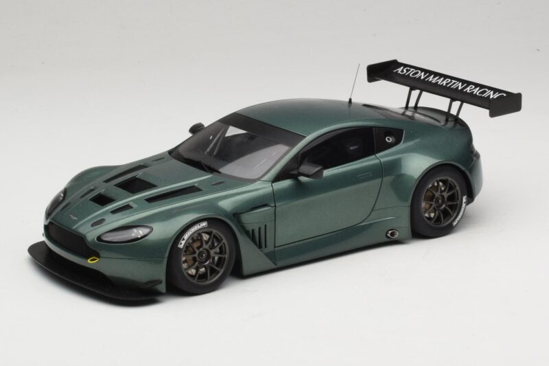 Aston Martin V12 Vantage GT3 Green AUTOart 1:18 81306 Diecast