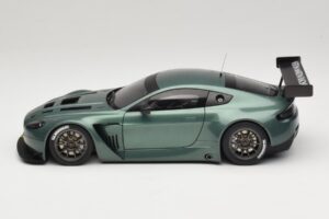 Aston Martin V12 Vantage GT3 Green AUTOart 1:18 81306 Diecast — photo 3 of 6