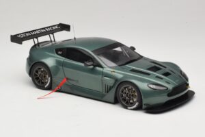 Aston Martin V12 Vantage GT3 Green AUTOart 1:18 81306 Diecast — photo 4 of 6