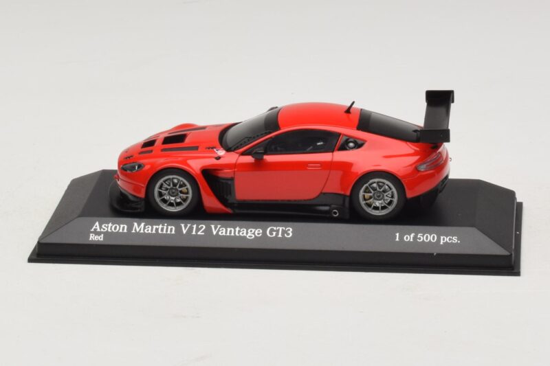 Aston Martin V12 Vantage GT3 Red Minichamps 1:43 4371121392 Diecast