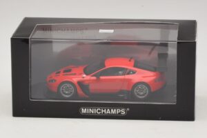 Aston Martin V12 Vantage GT3 Red Minichamps 1:43 4371121392 Diecast — photo 4 of 4