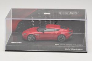 Aston Martin V12 Zagato Red Minichamps 1:43 437137220 Diecast — photo 4 of 5