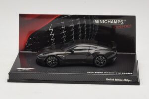 Aston Martin V12 Zagato Scintilla Silver Minichamps 1:43 437137221 Diecast